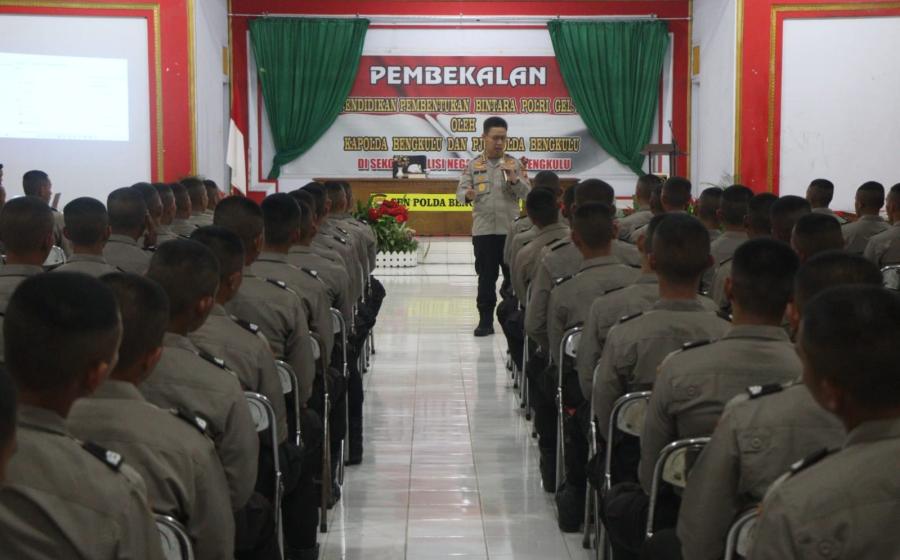 Irwasda Polda Bengkulu Berikan Pembekalan Terhadap Siswa Pembentukan Bintara Polri