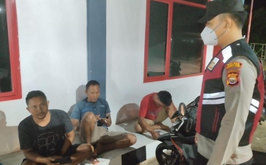 Waspada Penipuan Online, Polisi Batik Nau Beri Edukasi Warga