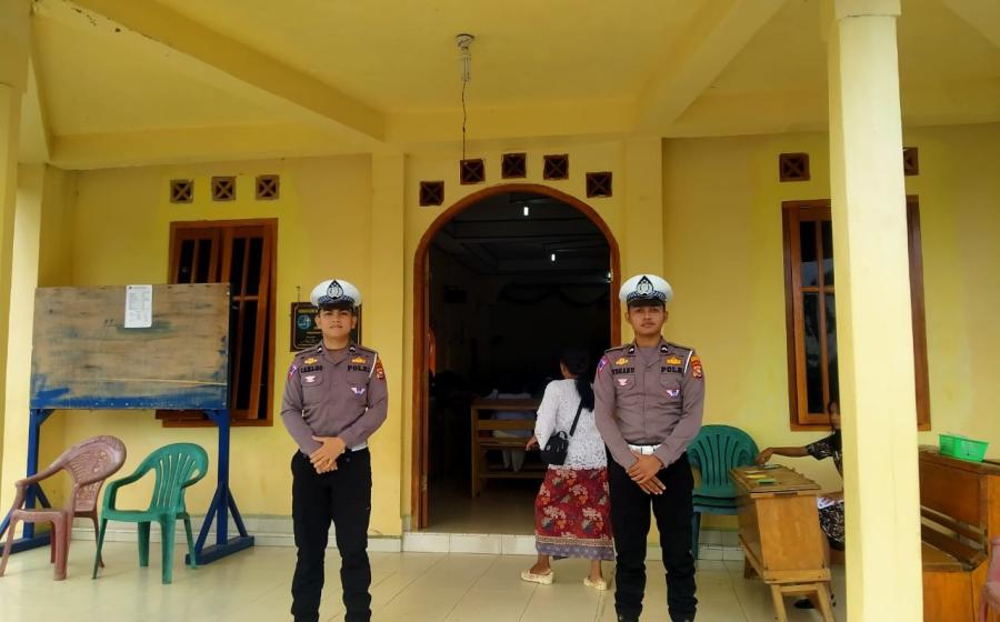 Ciptakan Keamanan Polisi Rutin Lakukan Pengamanan Gereja Setiap Hari Minggu