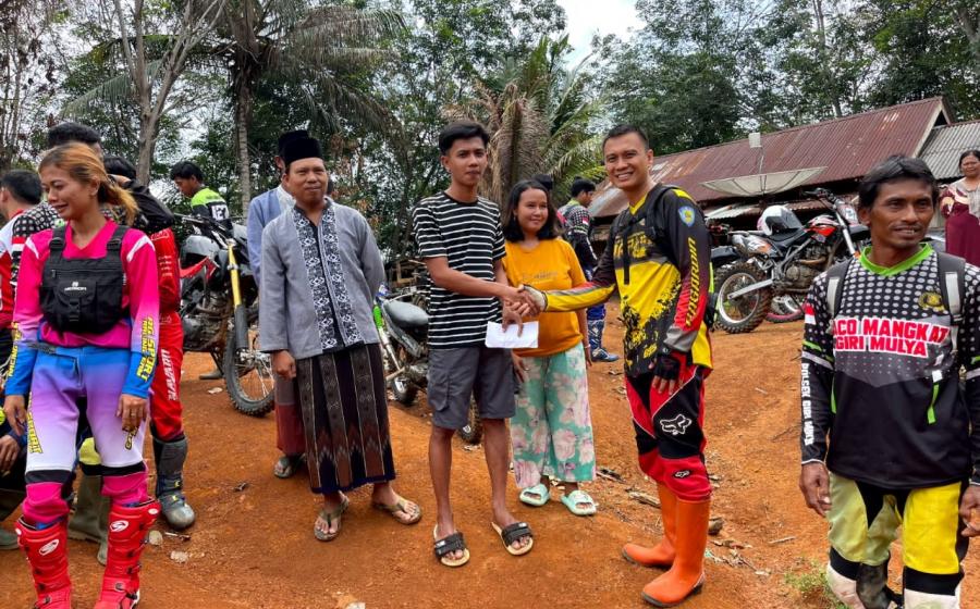 Peduli Korban Kebakaran, Polsek Ketahun Beri Bantuan Sosial