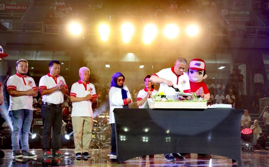 JNE 33 Tahun Gelorakan Gasss Terus Semangatnya