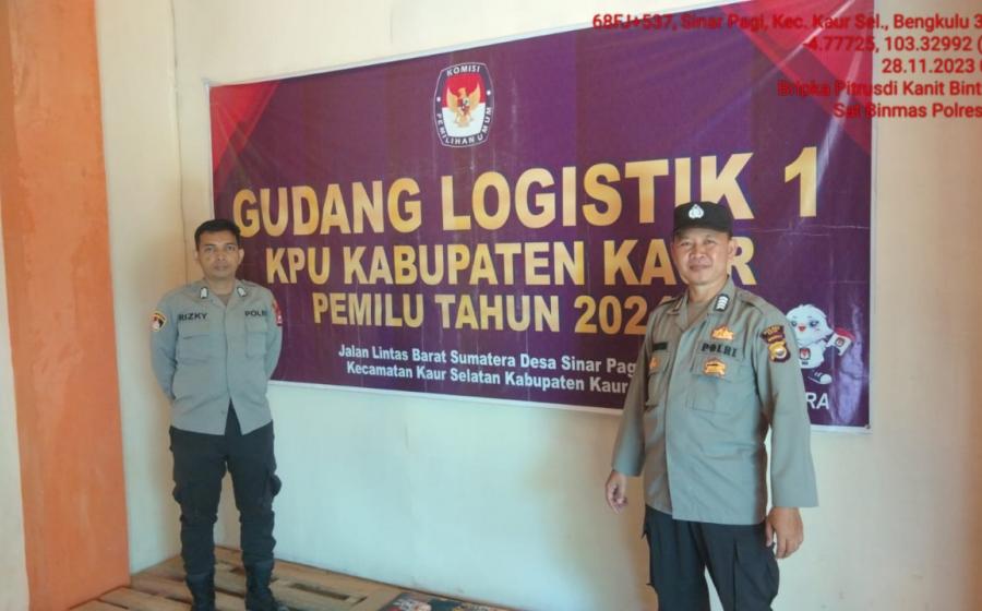 Operasi Mantap Brata Nala 2023, Personel Polres Kaur Pengamanan di Gudang Logistik 1 KPU Kaur