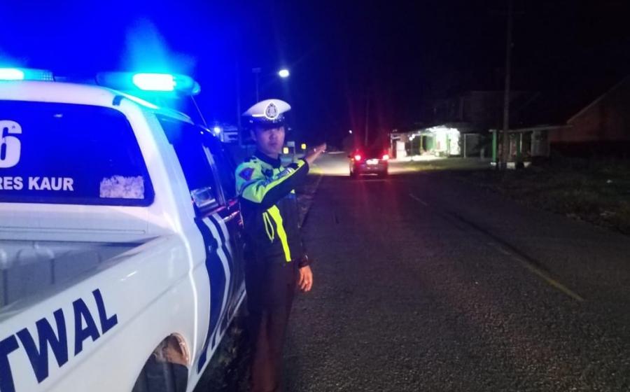 Monitor Arus Lalin, Sat Lantas Polres Kaur Gelar Patroli Blue Light 