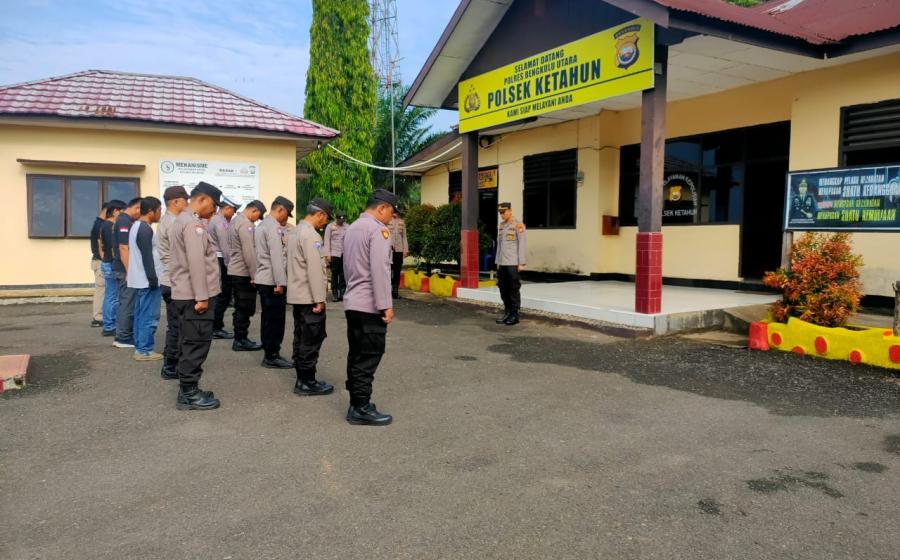 Pimpin Apel Pagi, Kapolsek Ketahun Berikan Arahan Pentingnya Kedisiplinan