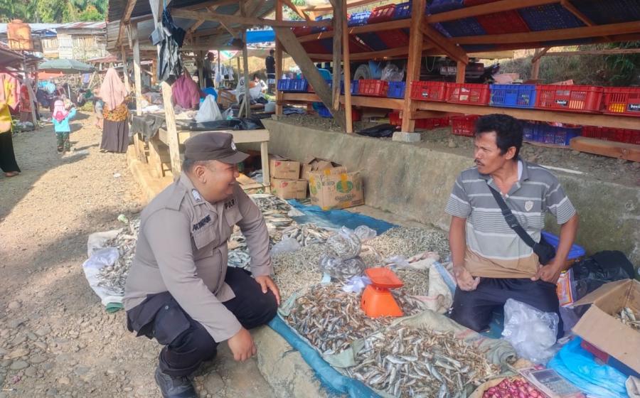 Jelang Nataru, Polsek Giri Mulya Pastikan Pasar Pekan Aman Kondusif
