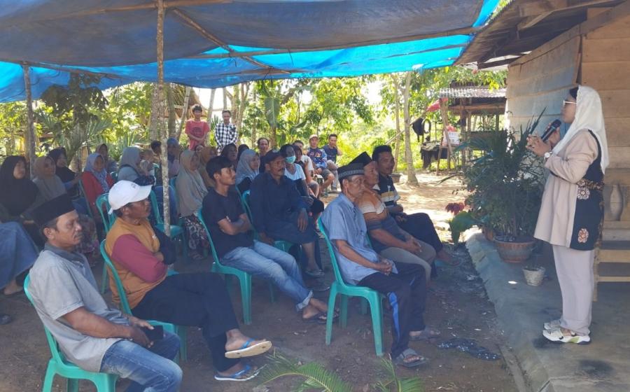 Personel Polsek Nasal Amankan Kampanye Calon DPD RI Destita Khairilisani di Kecamatan Nasal