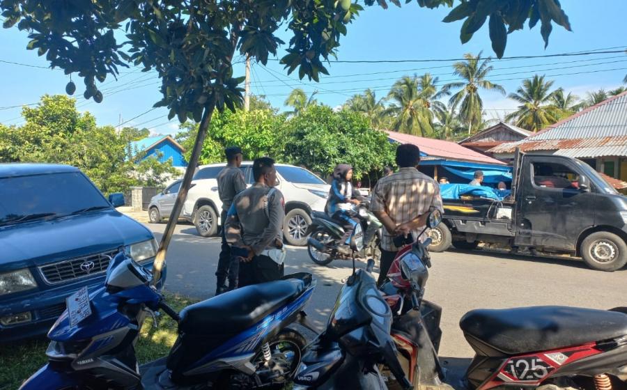 Pastikan Kegiatan Kampanye Berjalan Aman, Personel Polsek Kaur Tengah Lakukan Pengamanan 