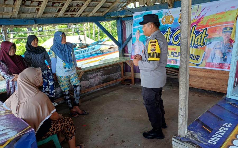 Dengarkan Keluhan dan Sampaikan Imbauan Kamtibmas Polsek Nasal Gelar Jumat Curhat 
