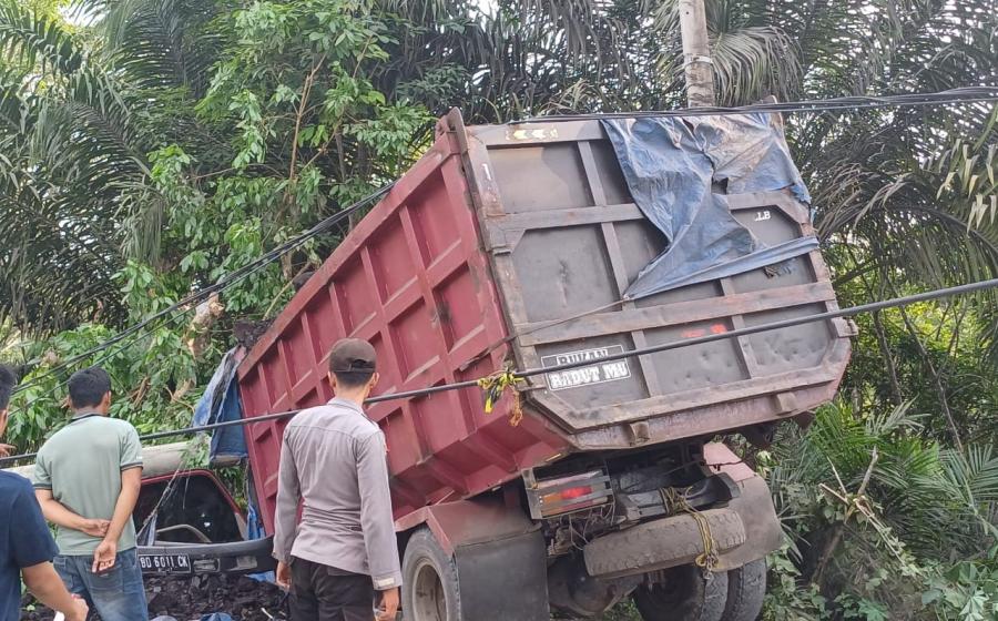 Quick Respon Polsek Batik Nau Datangi TKP Laka Lantas