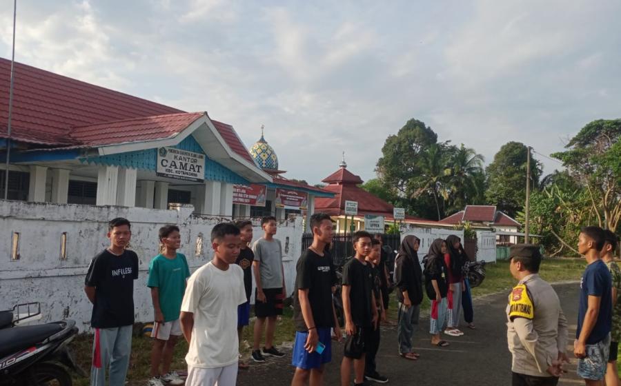 Polsek Kotapadang Melaksanakan Kegiatan Binsik dan Olahraga Bersama Remaja Kotapadang 