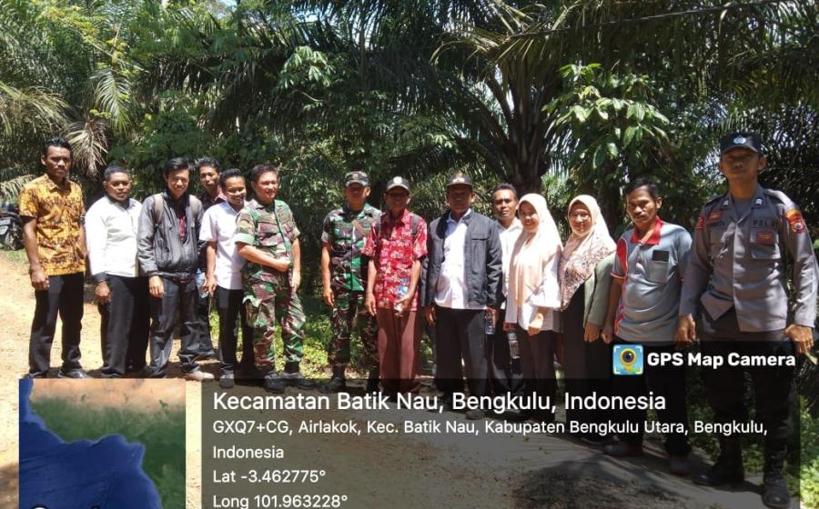 Personel Polsek Batik Nau Hadiri Sertifikasi Fisik Pembangunan Tahun 2023 Desa Samban Jaya