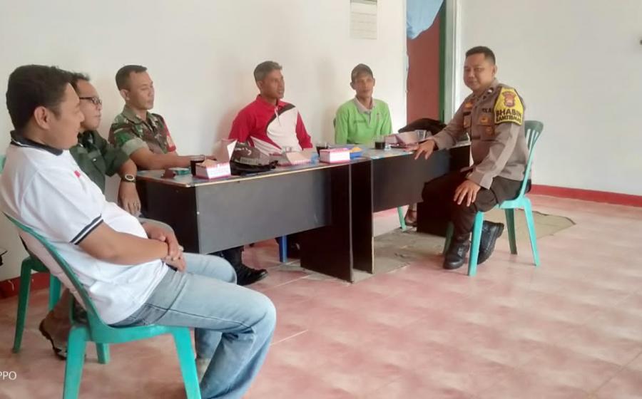 Cooling System di Kantor Desa Melati Harjo, Bhabinkamtibmas Polsek Ketahun Sampaikan Pesan Kamtibmas