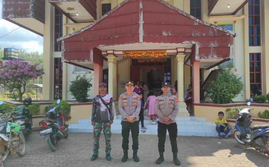 Pastikan Ibadah Natal Berjalan Aman, Kapolsek Ketahun Lakukan Patroli dan Pengamanan