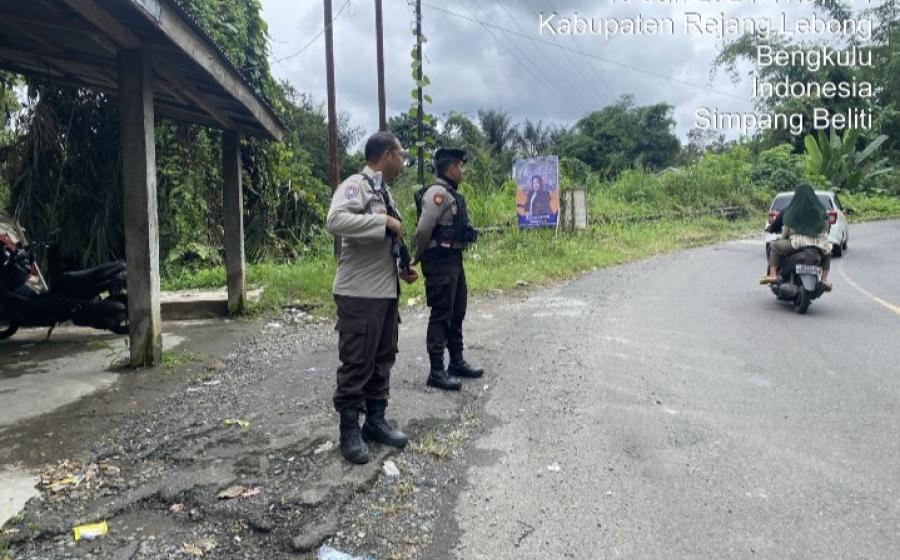 Personel Polsek PUT Monitoring Pengamanan Jalur Curup-Lubuk Linggau 