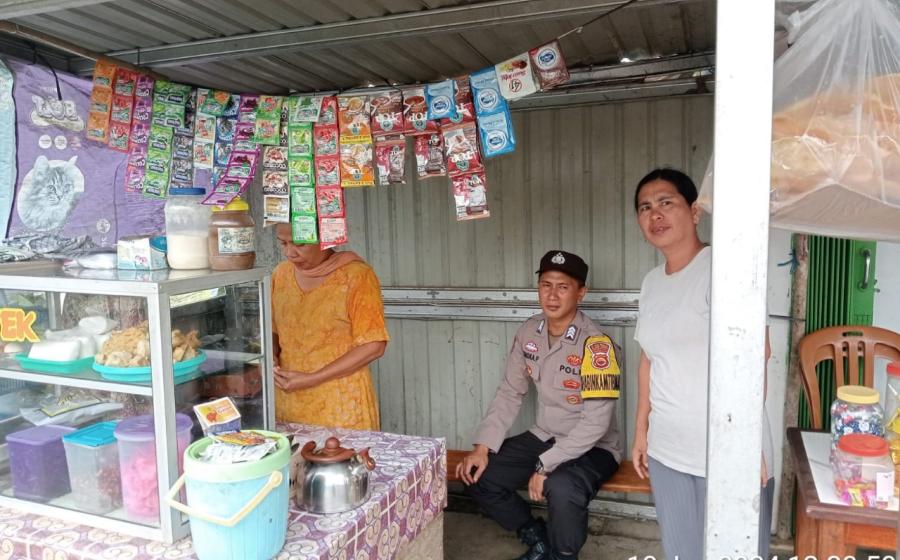 Bhabinkamtibmas Polsek Kotapadang Tingkatkan Pendekatan Masyarakat dan Sosialisasi Keamanan Menjelang Pemilu