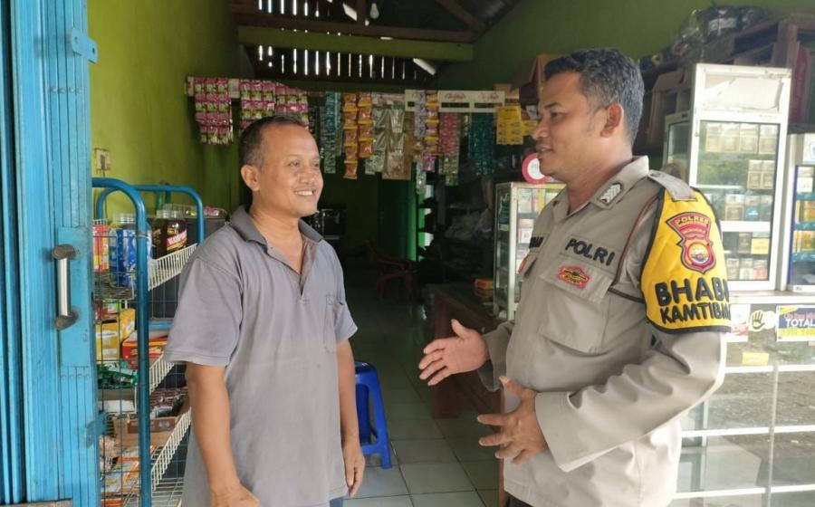 Pak Bhabin Sambang Usaha Warga Binaanya Sampaikan Pesan - Pesan Kamtibmas