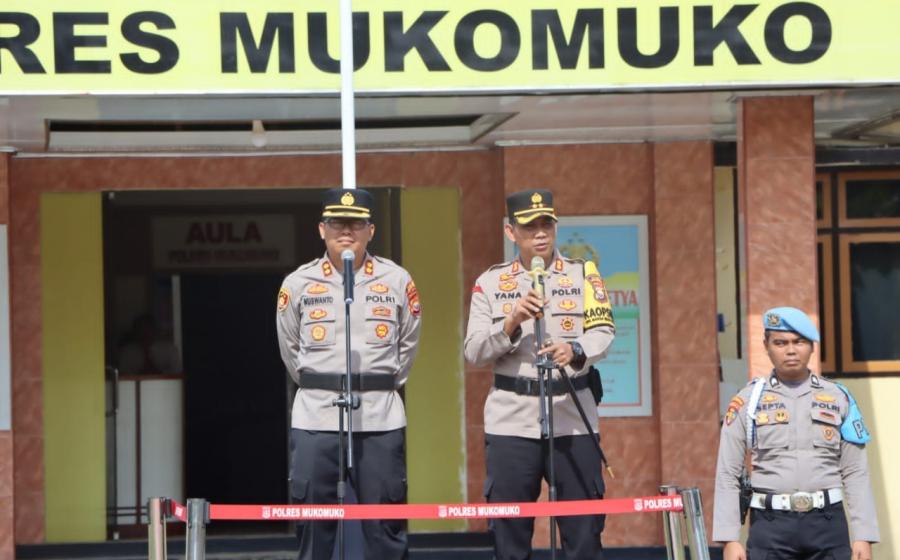 Pisah Sambut Kapolres Mukomuko, AKBP Yana Supriatna Ambil Apel Perdana