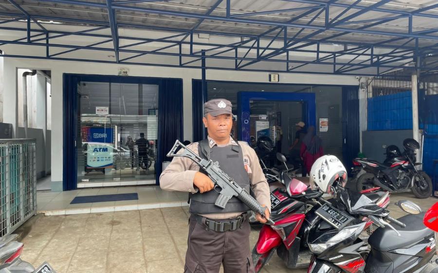 Polsek Ketahun Kontrol Bank BRI, Berikan Rasa Aman dan Kondusif Saat Bertransaksi