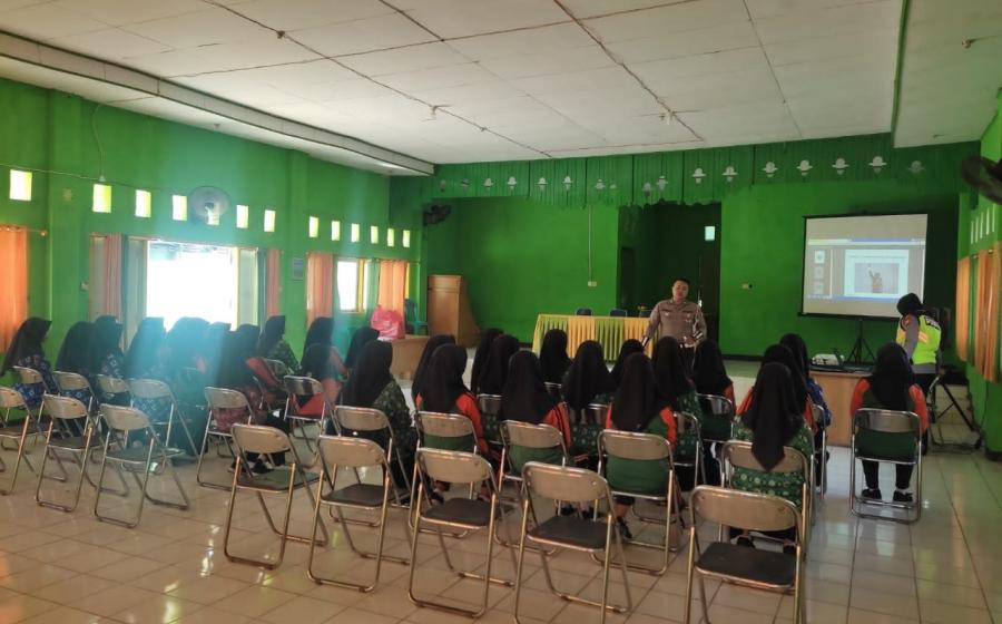 Police Goes to School, Satlantas Polres Kaur Sambangi MTSN 1 Kaur Sosialisasikan Tertib Berlalu Lintas