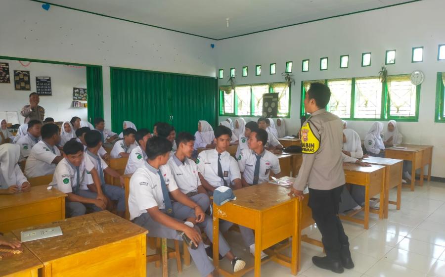 Kapolsek Ketahun Sosialisasi Penerimaan Polri dan Pembinaan Di SMA N 15 Bengkulu Utara