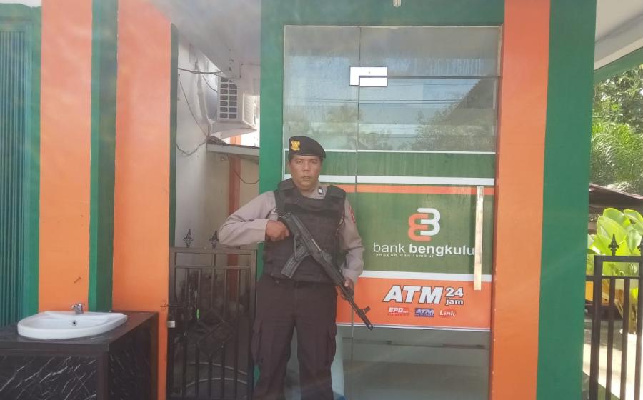 Cegah Tindak Kriminalitas, Polsek Giri Mulya lakukan Pengamanan Obvit Bank Bengkulu Capem Giri Mulya