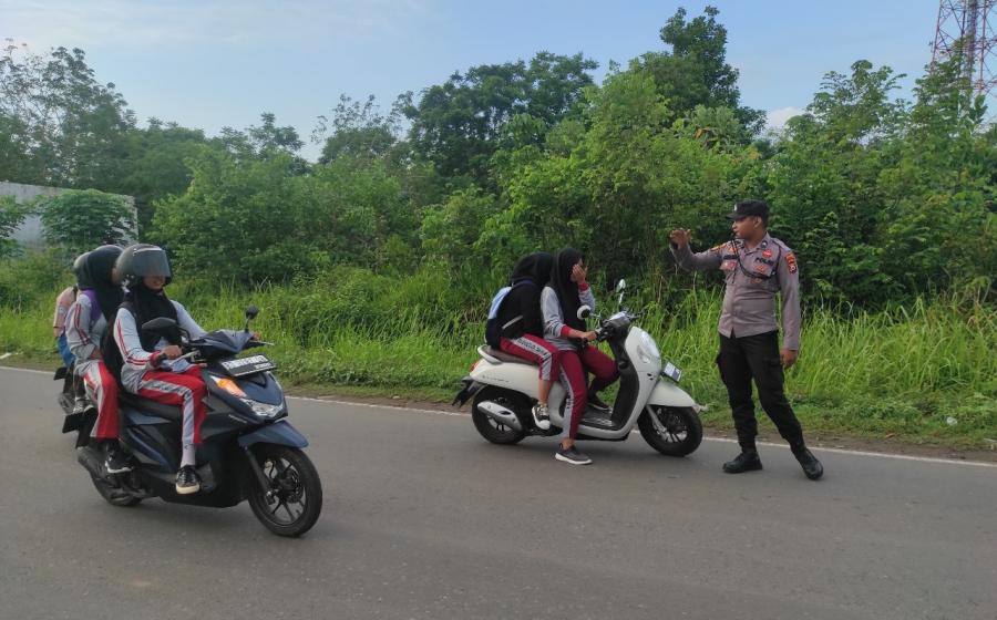 Melalui Morning Traffic Control Polsek Ketahun Memberikan Pelayanan Lalu Lintas Kepada Masyarakat