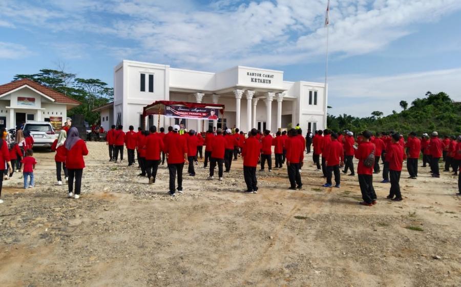 Polsek Ketahun Hadiri Kegiatan Senam Aspirasi Bersama di Halaman Kantor Camat Ketahun