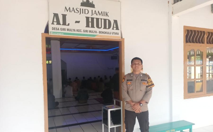 Antisipasi Gangguan Kamtibmas, Polsek Giri Mulya berikan Pengamanan Ibadah Sholat jumat