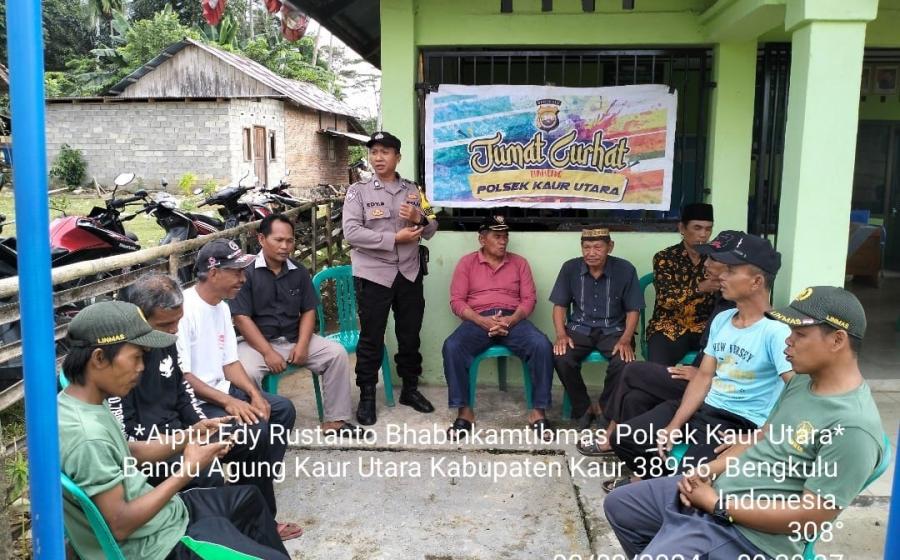 Bhabinkamtibmas Polsek Kaur Utara Jumat Curhat di Desa Bandu Agung