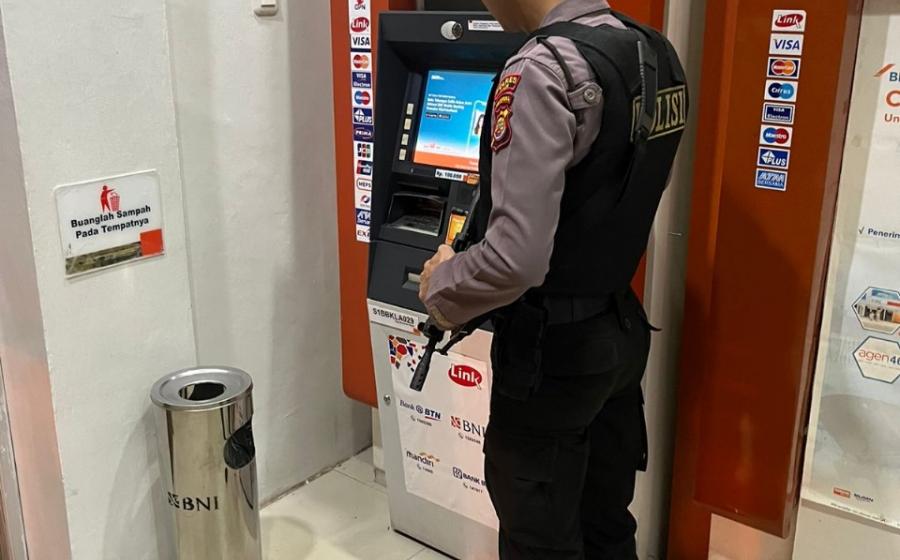 Hindari Kejadian yang Tidak Diinginkan, Polres Kaur Patroli Pengecekan Obvit Malam Hari 
