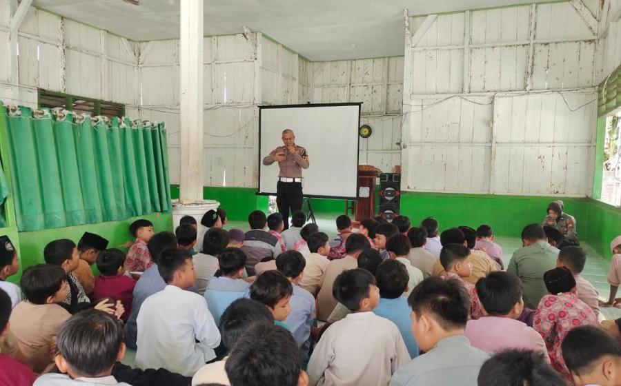 Satlantas Polres Mukomuko Berikan Edukasi Lalu Lintas kepada Anak Sekolah Dasar