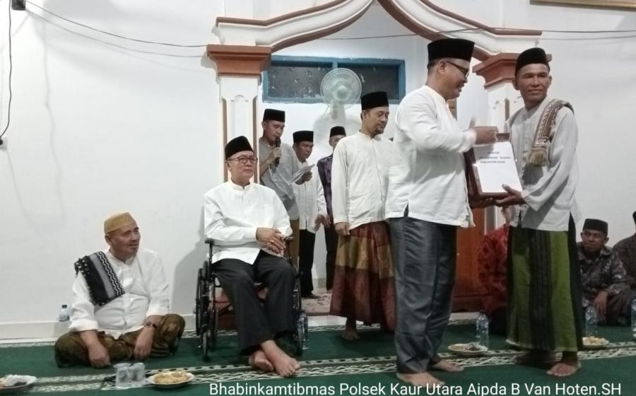 Bhabinkamtibmas Polsek Kaur Utara Hadiri Syafari Ramadhan 1445 H di Masji Muhammadiyah Desa Air Kering 