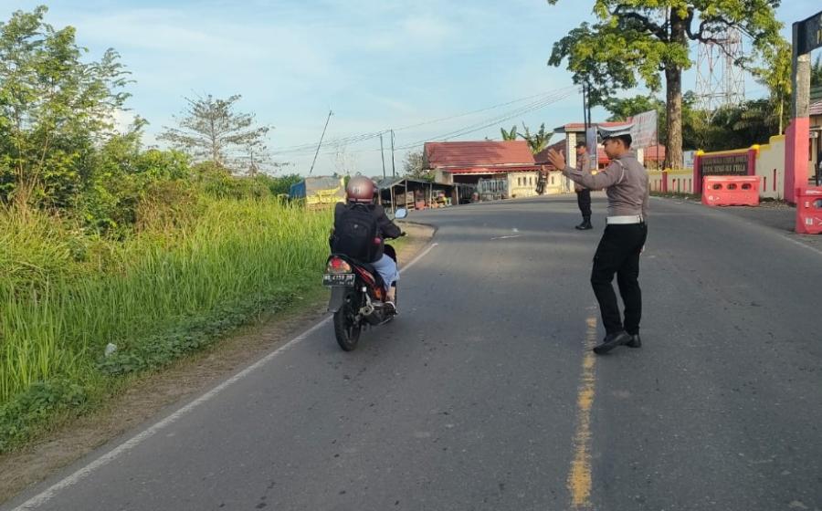 Polsek Ketahun Laksanakan Morning Traffic Control Pelayanan Lalu Lintas Kepada Masyarakat
