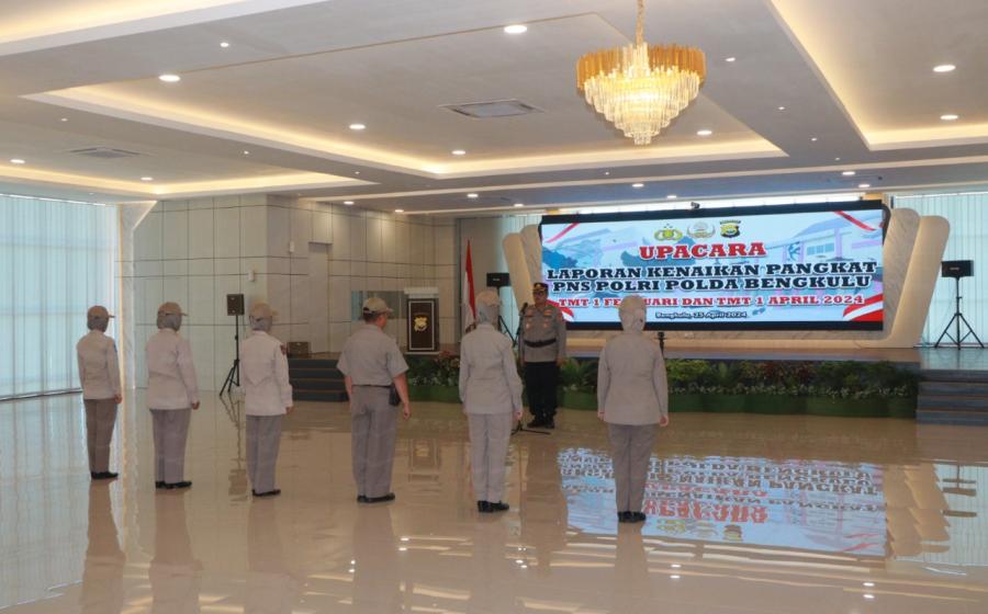 16 PNS Polri Polda Bengkulu Naik Pangkat