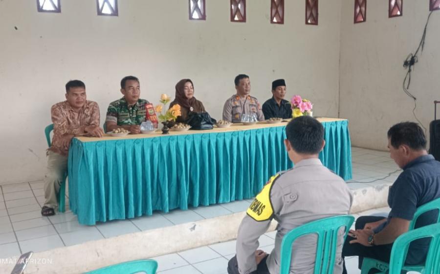 Kapolsek Kaur Selatan Hadiri Halal Bihalal di Aula Kantor Camat Tetap 