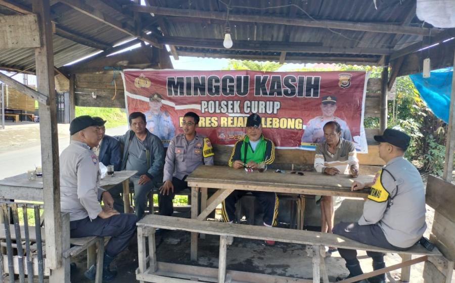 Polsek Selupu Rejang Minggu Kasih di Desa Air Meles Bawah 