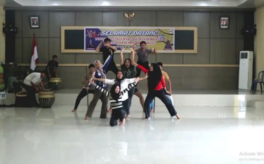 Jelang HUT YKB Ke-44, Yayasan Kemala Bhayangkari Cabang Bengkulu Utara Latihan Tarian Enggano
