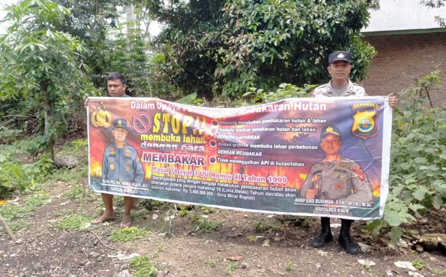 Polsek Kaur Utara Sosialisasikan Laranagan Pembakaran Hutan Sembaranagn kepada Warga 
