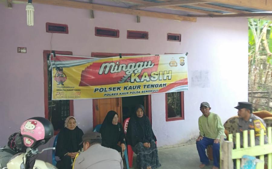 Kapolsek Kaur Tengah Minggu Kasih di Desa Lubuk Gung