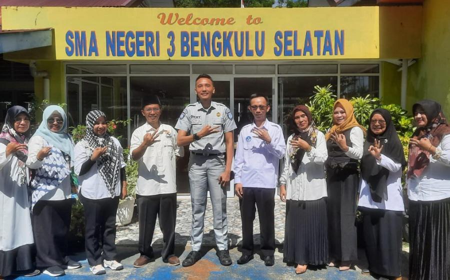 Jasa Raharja Sosialisasi  Kepada Pengajar Peduli Keselamatan Lalu Lintas (PPKL) di SMAN 3 Bengkulu Selatan