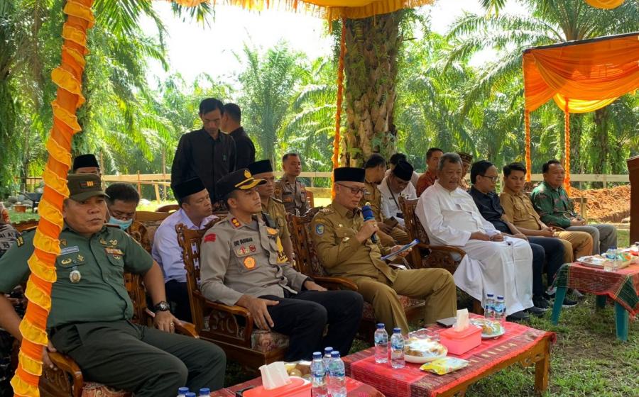 Kapolres Kaur Hadiri Pelatakan Batu Pertama Pembangunan Gereja Katolik 