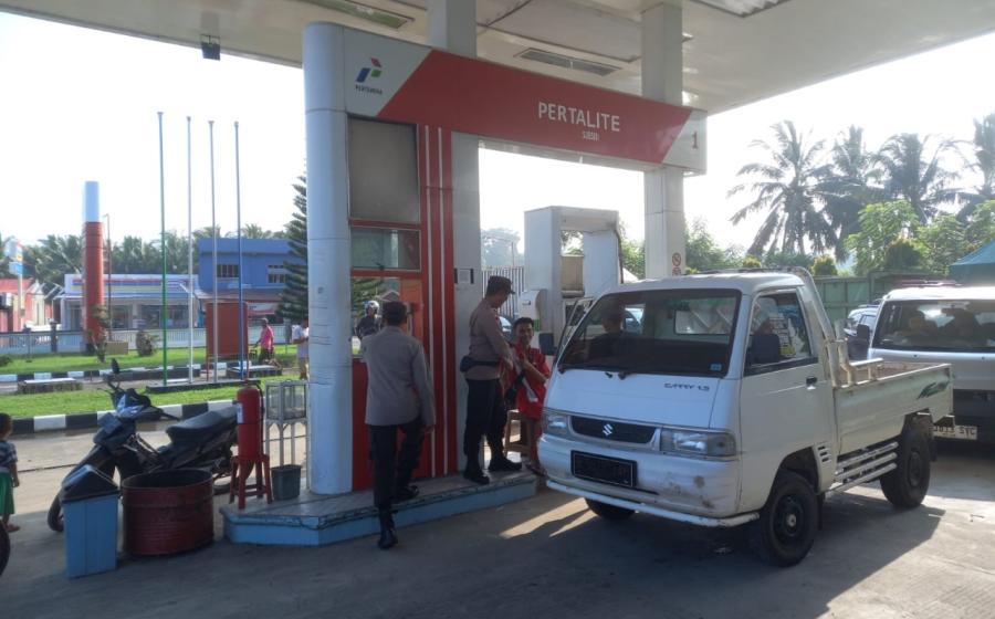 Berikan Pengamanan Kamtibmas, Polsek Maje Patroli di SPBU  