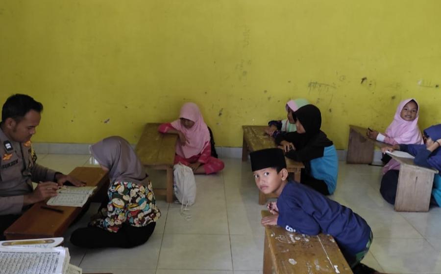 Bakti Untuk Negeri, Guru Mengaji Program Unggulan Polsek Padang Jaya