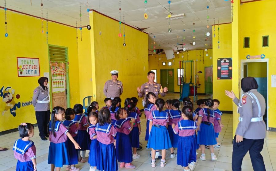 Police Goes To School, Sat Lantas Polres Kaur Kunjungi TK Pembina Kaur Selatan