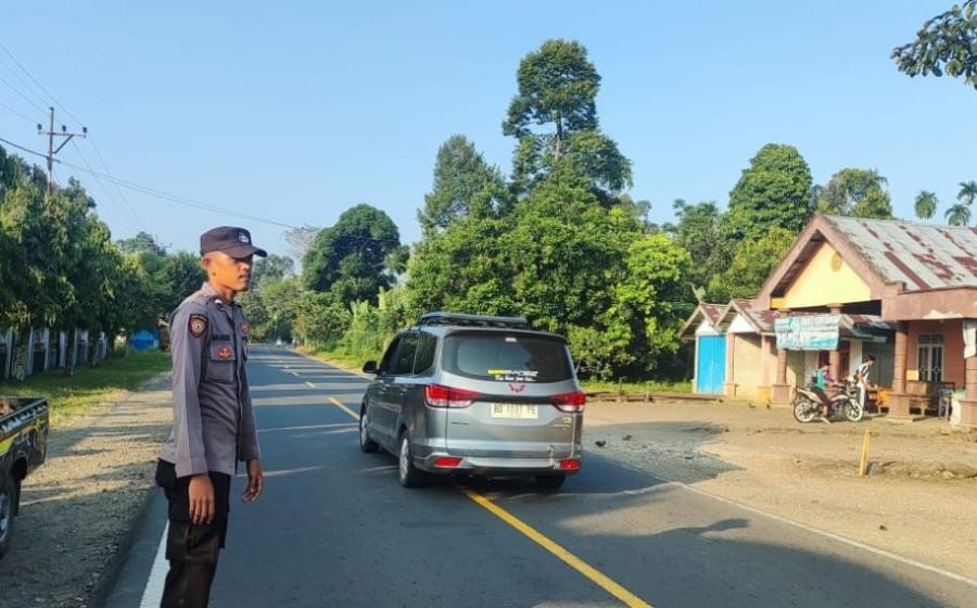 Gelar Strongpoint Upaya Polsek Padang Ulak Tanding Tingkatkan Keamanan dan Ketertiban Lalu Lintas