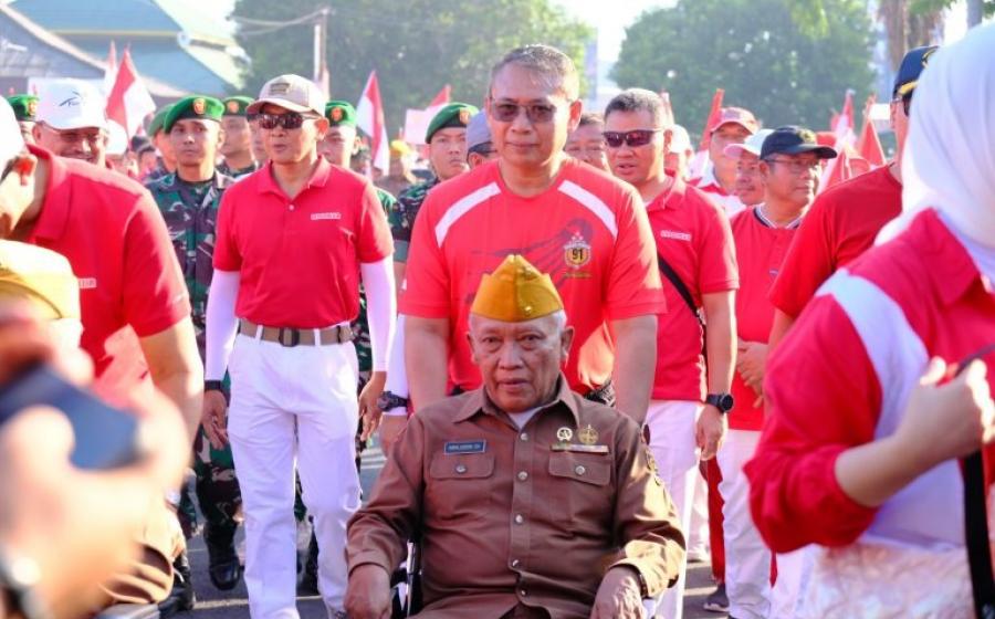 Kapolda Bengkulu Ikuti Pelaksanaan Kirab Bendera Merah Putih Memperingati HUT RI ke-79