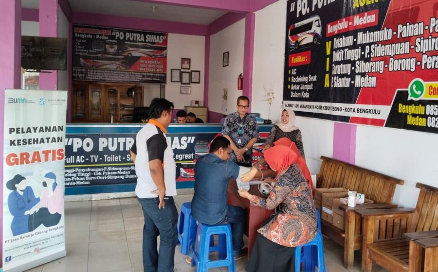 Jasa Raharja Memberikan Pelayanan Kesehatan Gratis Kepada Awak Dan Penumpang Po Putra Simas