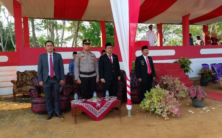 Waka Polsek Ketahun Hadiri Upacara Hari Kemerdekaan RI Ke-79 di Lapangan Sumber Mulya