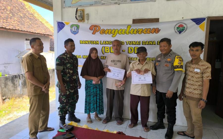 Bhabinkamtibmas Polsek Nasal Monitoring Dan Pengawasan Penyaluran Bantuan Langsung Tunai Desa Merpas
