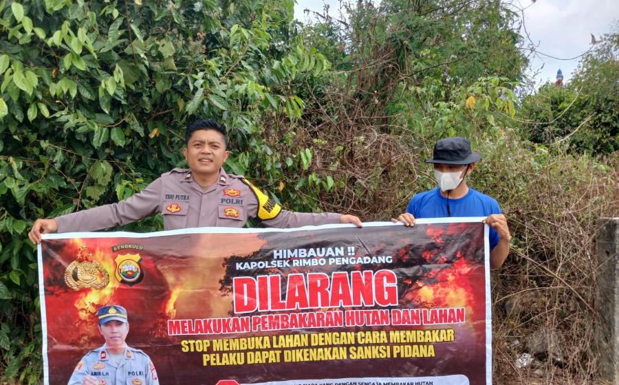 Cegah Karhutla, Personel Polsek Rimbo Pengadang Sosialisasi di Desa Bioa Sengok